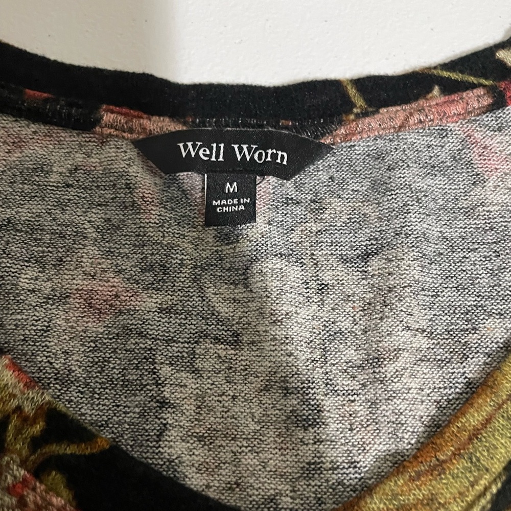 Well Worn Black Floral V-Neck Long Sleeve Top - Picture 2 of 5